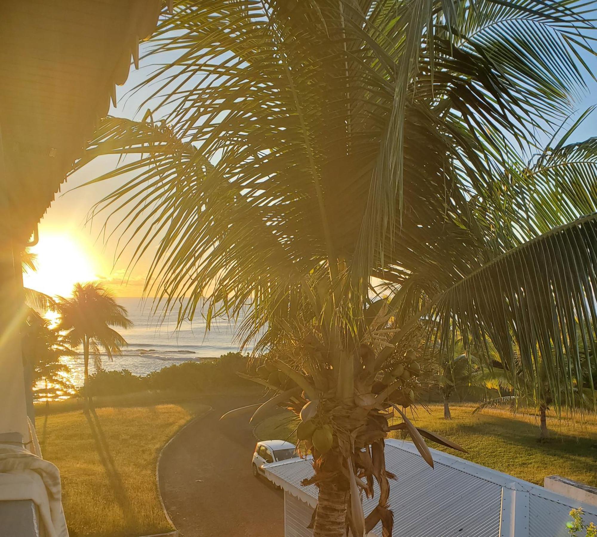 Cocosoleil Balcon Vue Au Manganao *